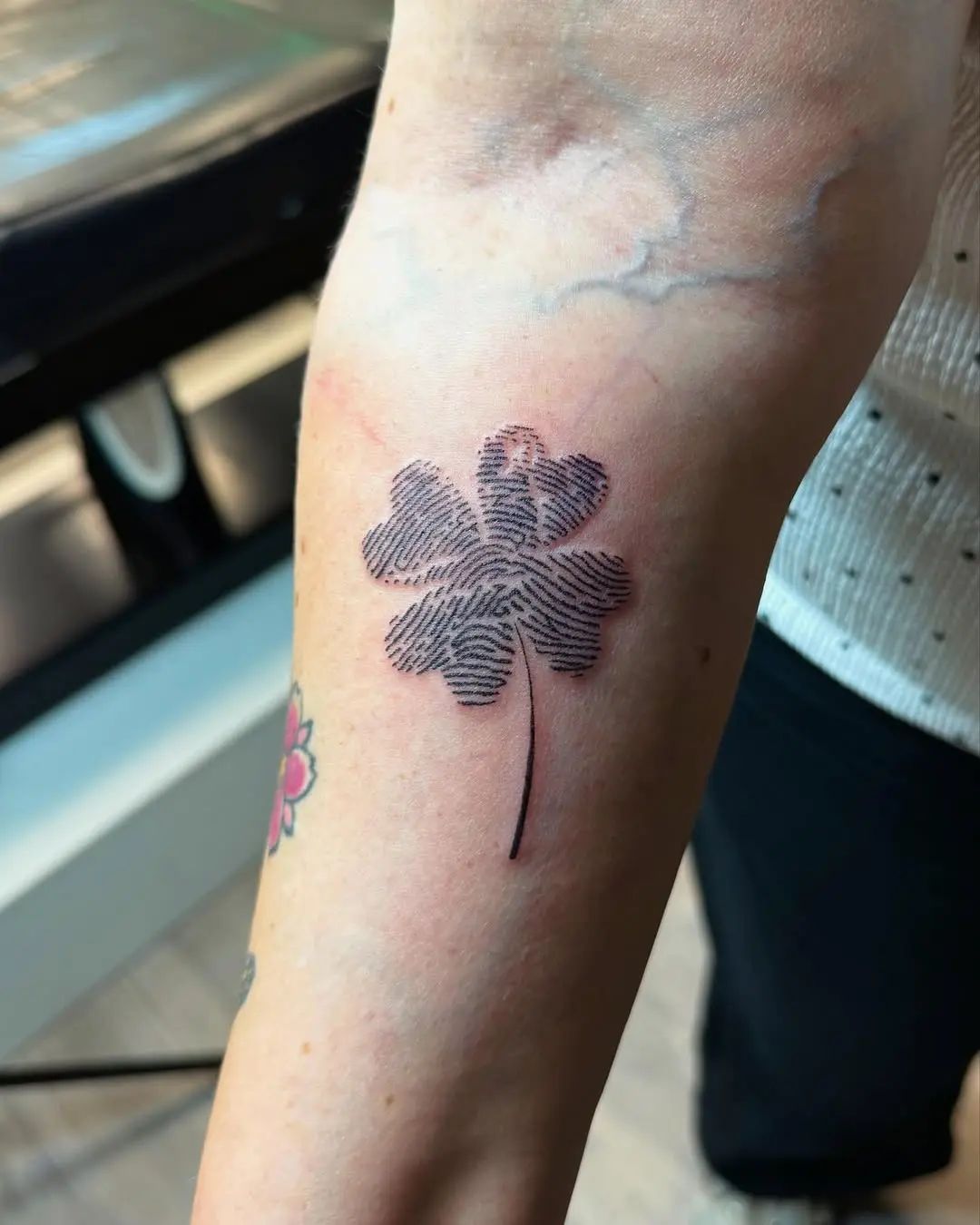 Unique clover design with fingerprint artistry