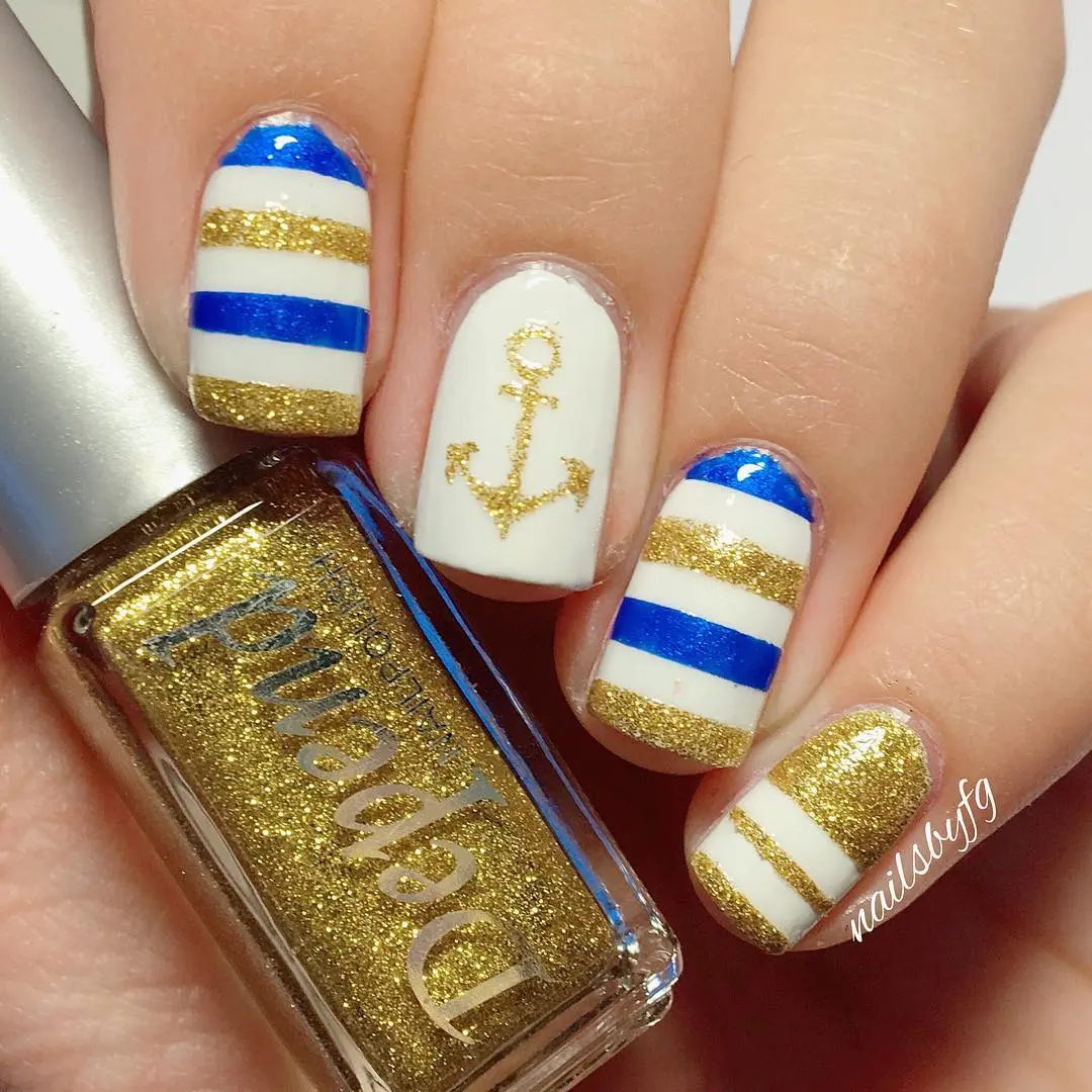 Chic nautical-themed nail design for summer