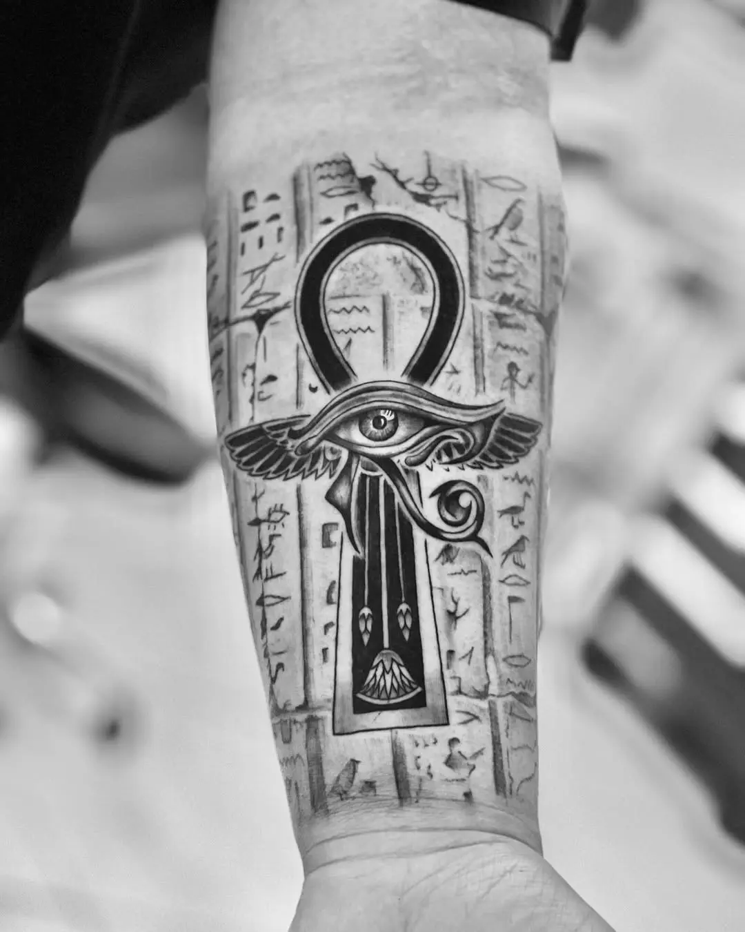 Intricate Ankh Design with Eye of Horus