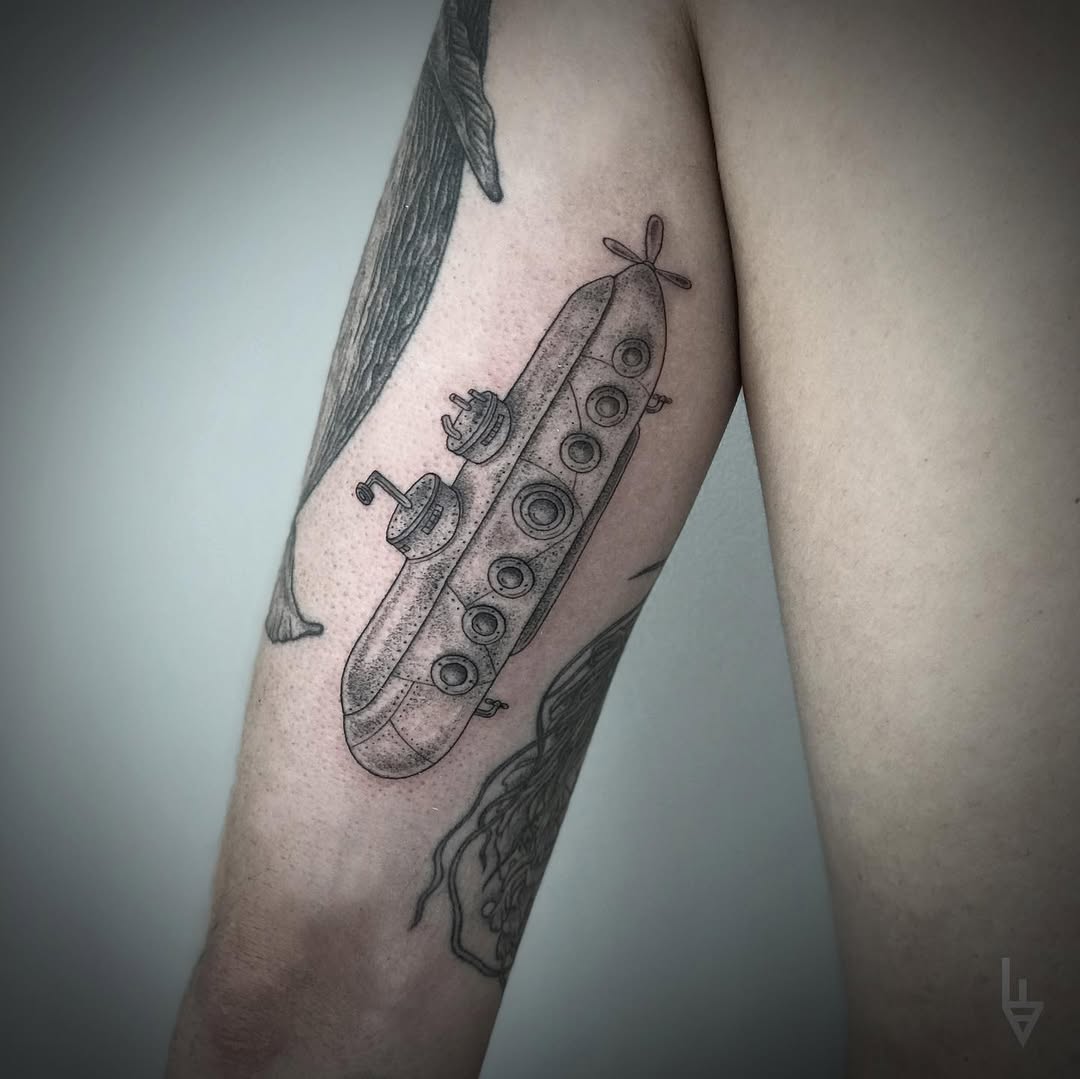 Stylish submarine tattoo for a unique vibe