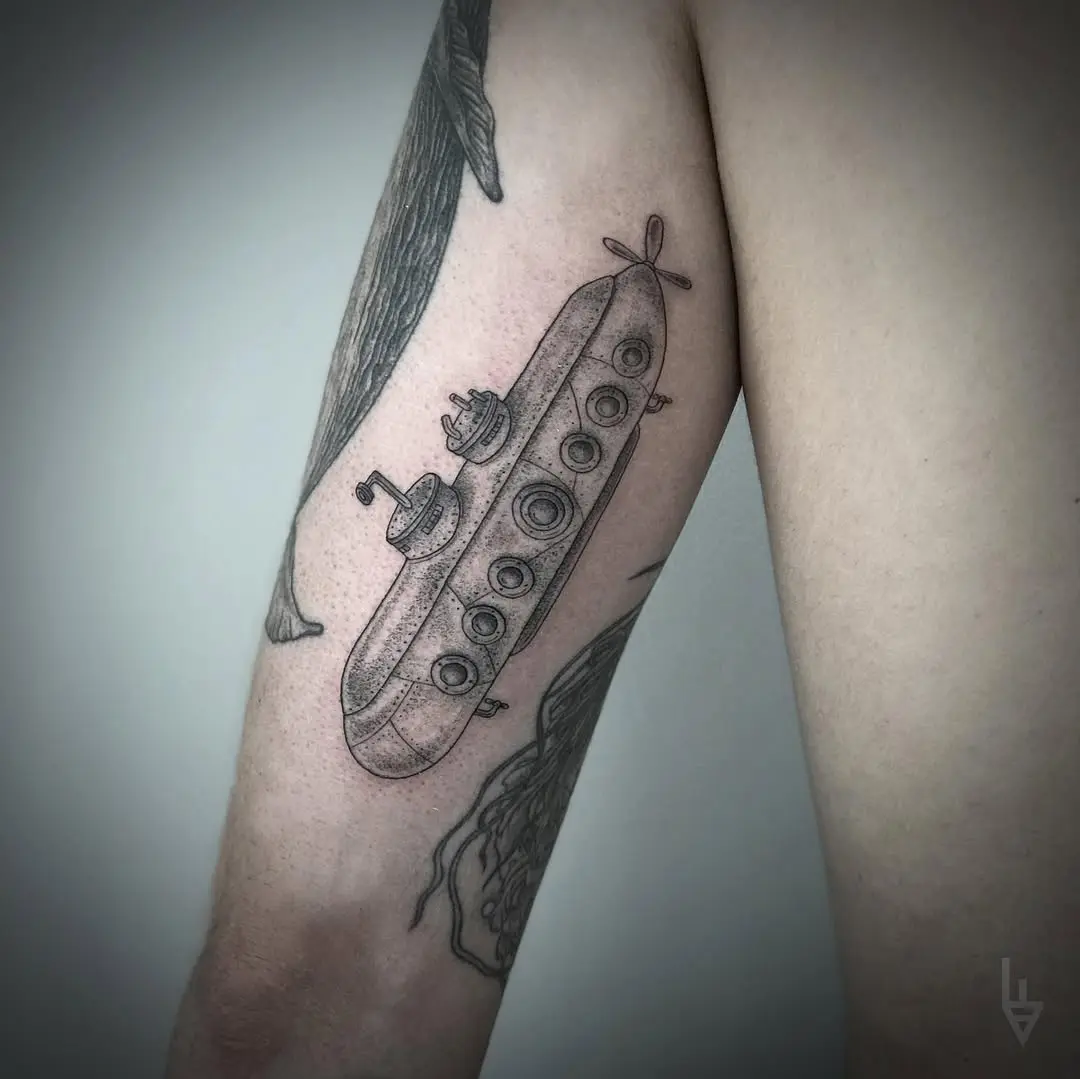 Stylish submarine tattoo for a unique vibe