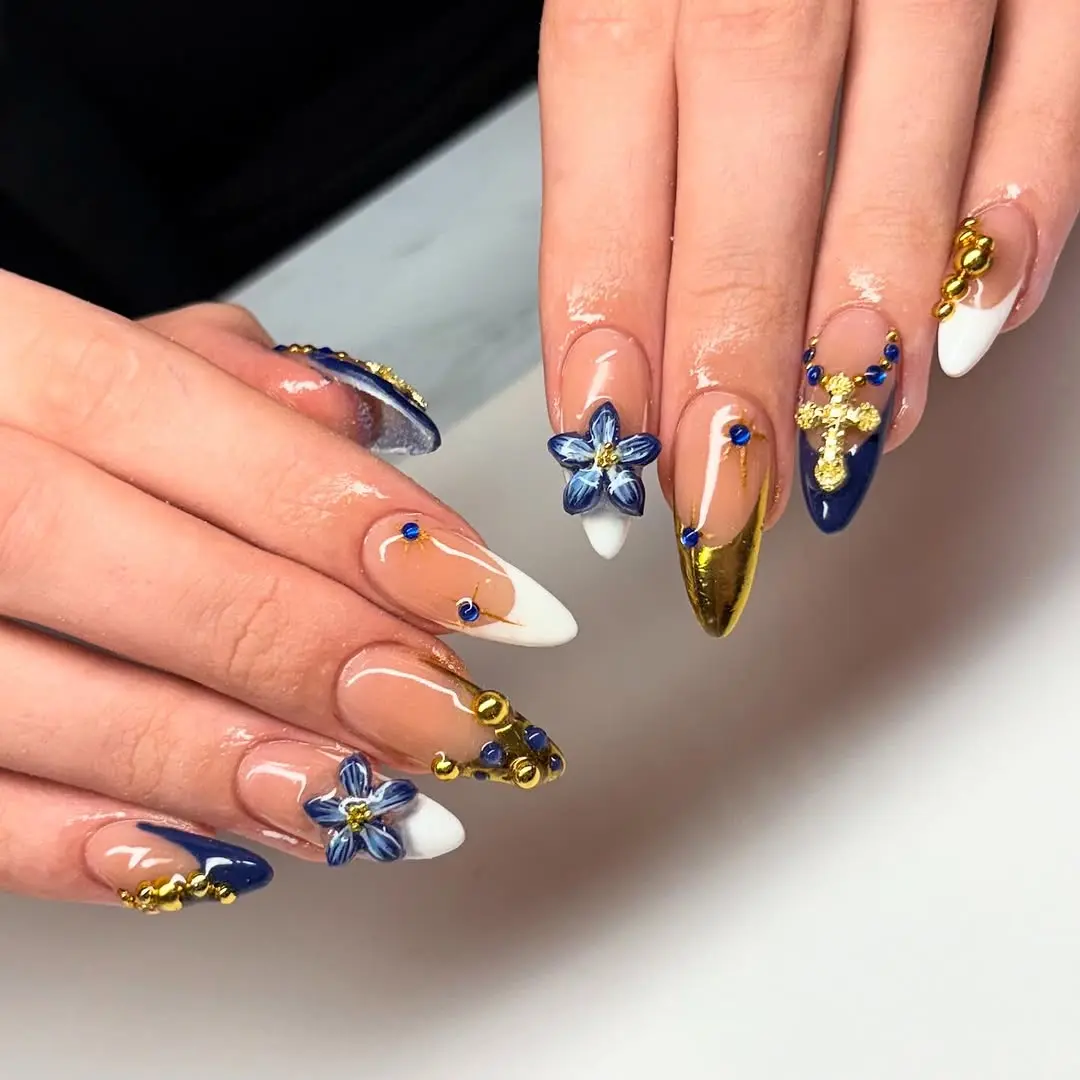 Elegant 3D floral design with gold accents