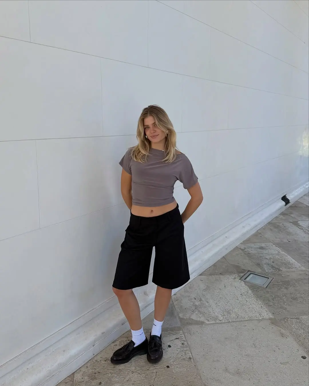 Trendy skate outfit for relaxed vibes