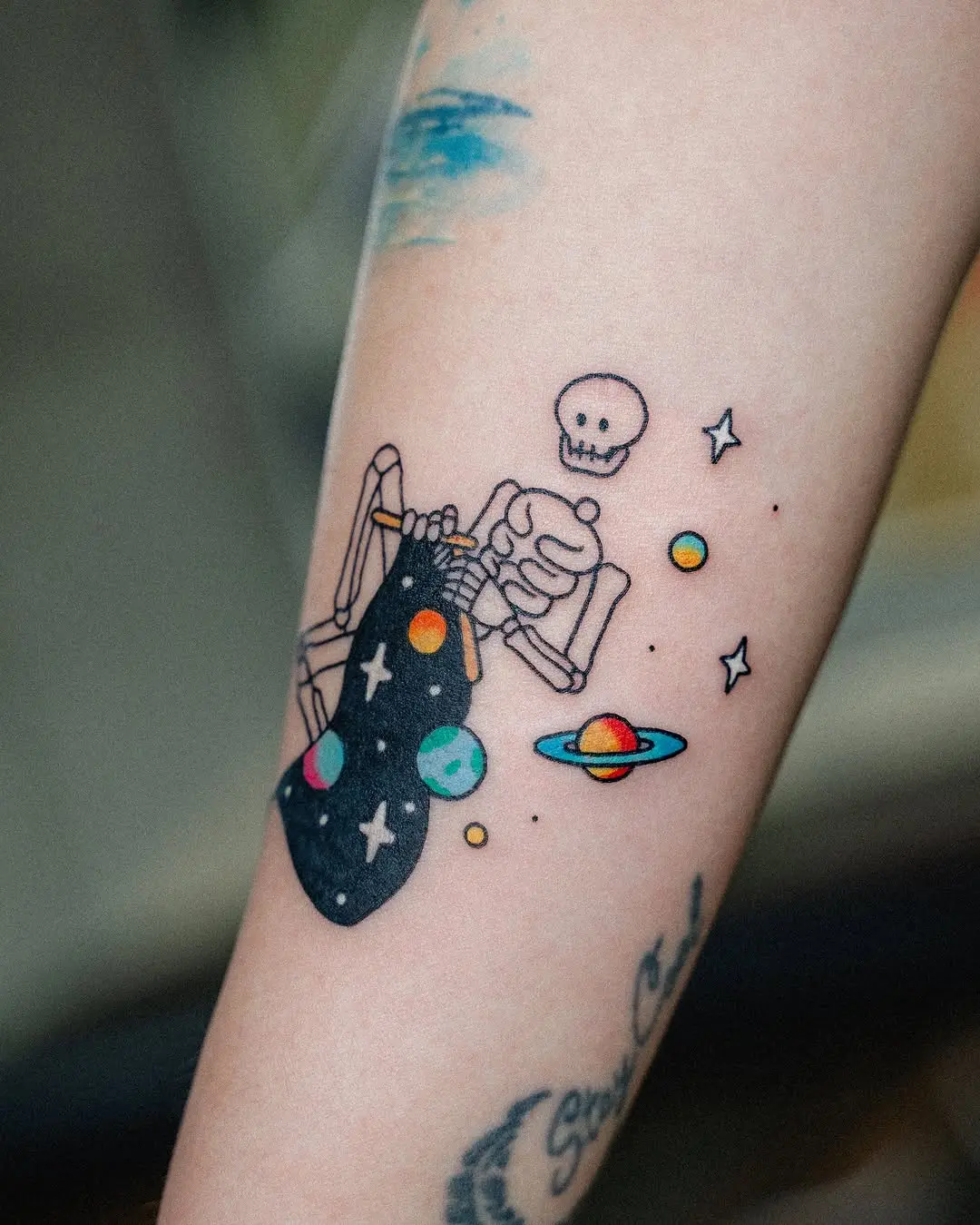 Cosmic skeleton lounging among celestial bodies
