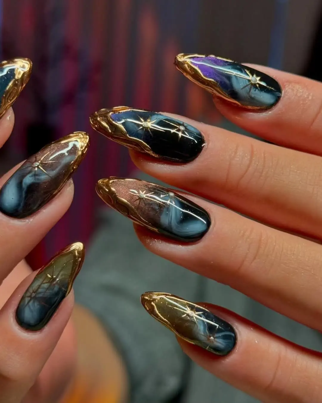Stunning galaxy nails with golden details