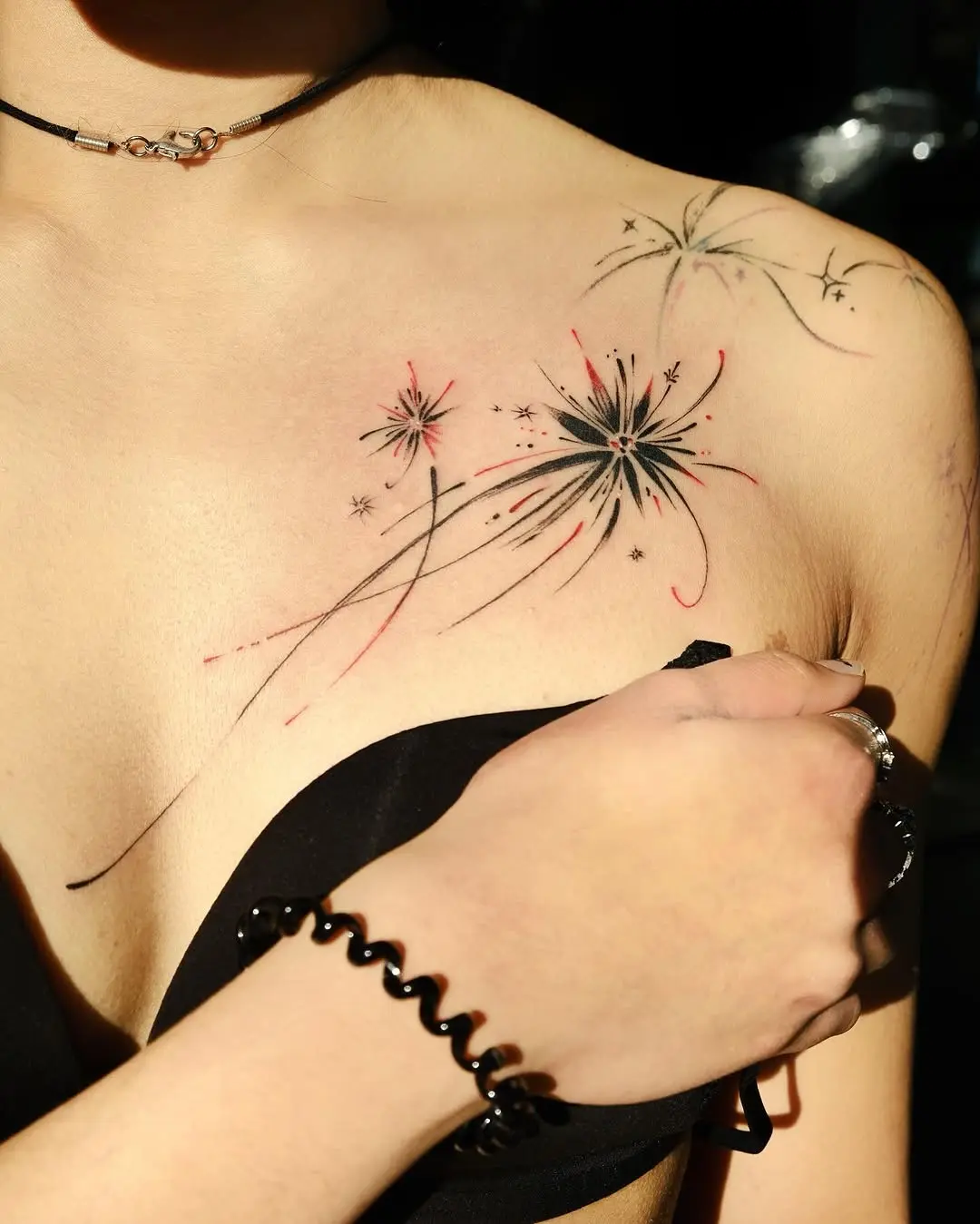 Elegant shooting star tattoos with bold details