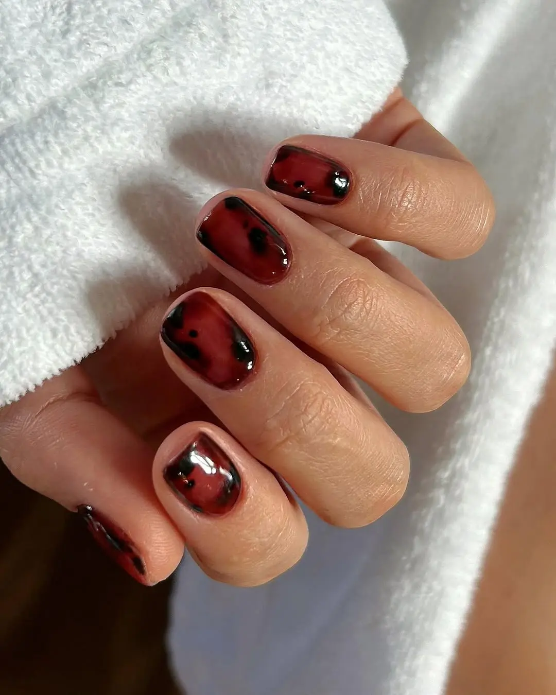Trendy short nails with a vibrant design