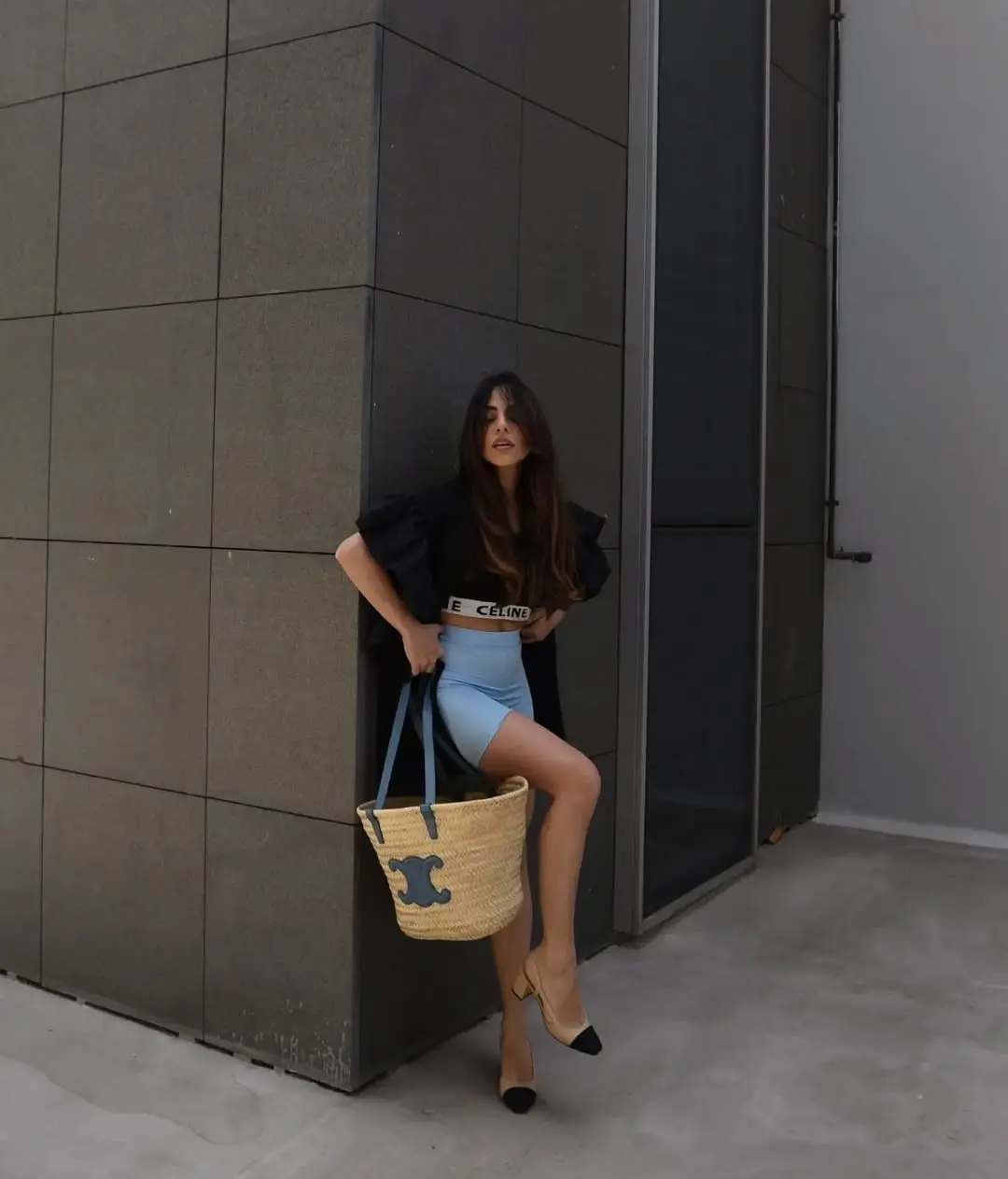 Stylish Sporty Chic Look for Modern Women
