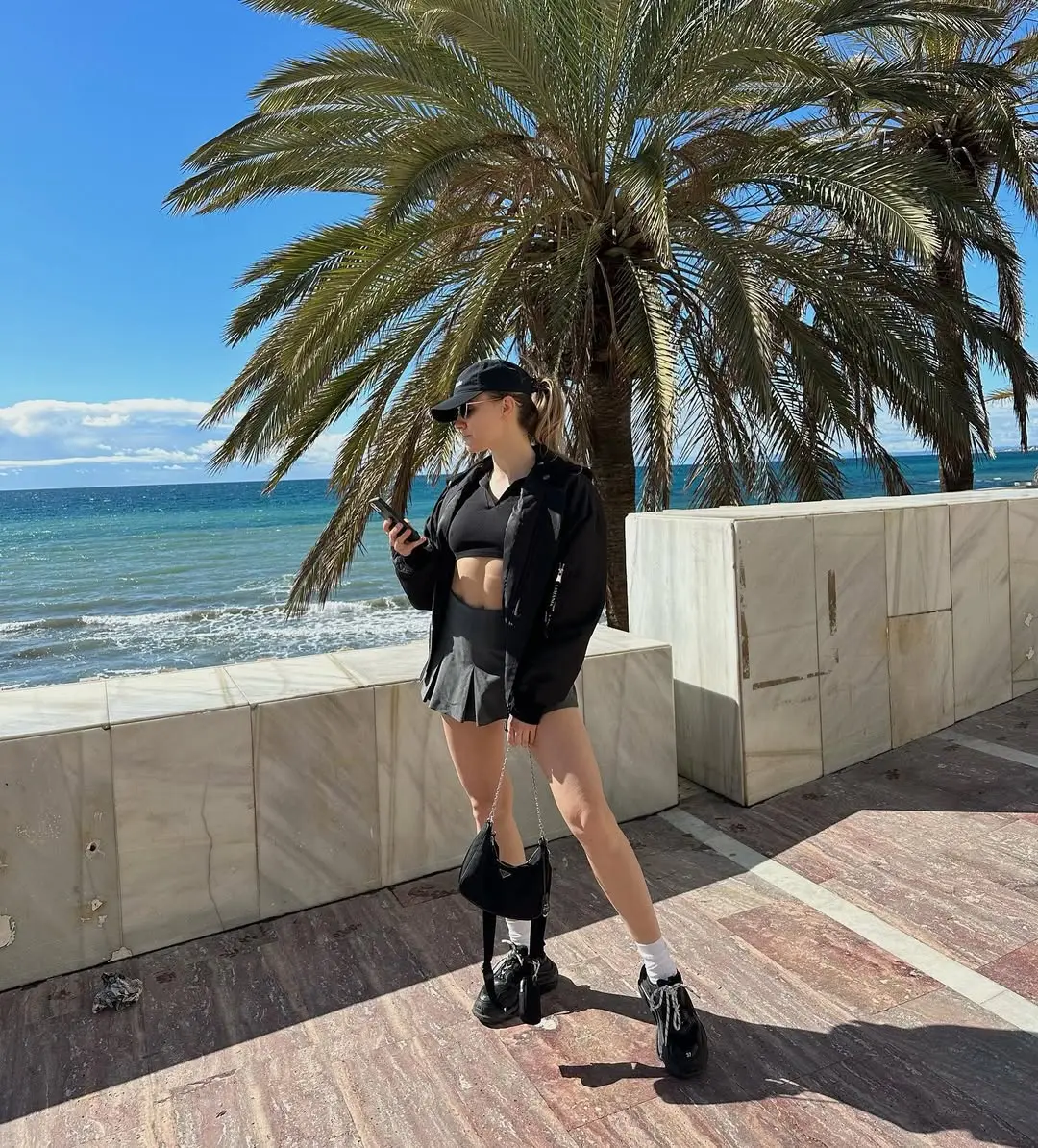 Stylish Sporty Chic Look by the Shoreline