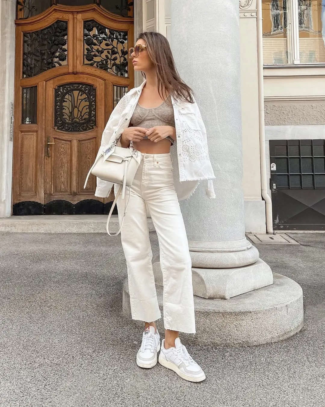 Effortlessly stylish sporty chic outfit