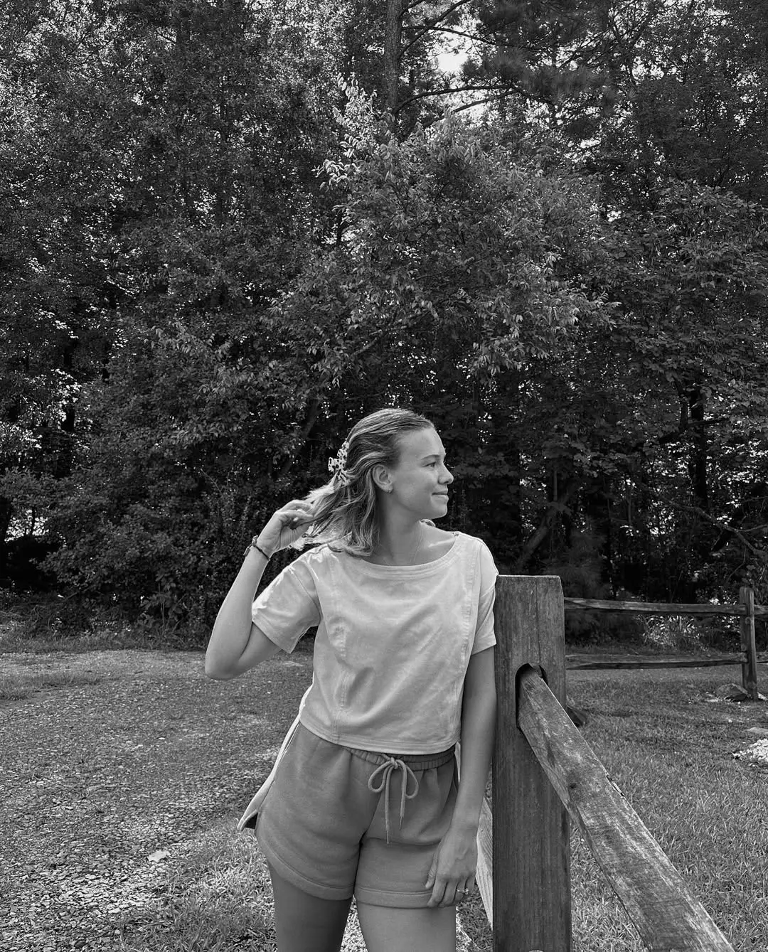 Chic and Relaxed Sporty Vibes in Nature