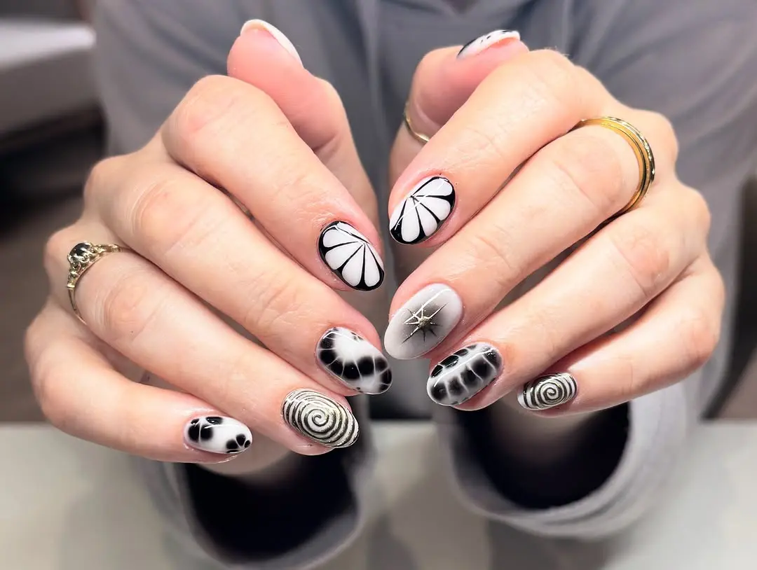 Stylish black and white winter nail art