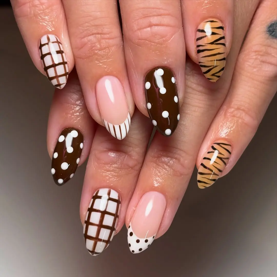 Chic and Trendy Winter Nail Designs