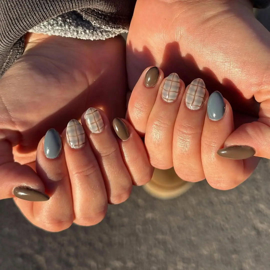 Chic winter nail design with versatile colors
