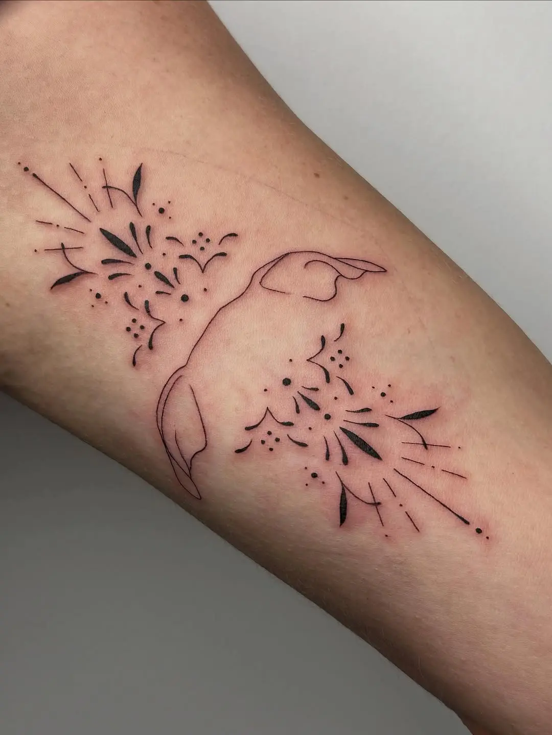 Elegant floral design with dog ear motif