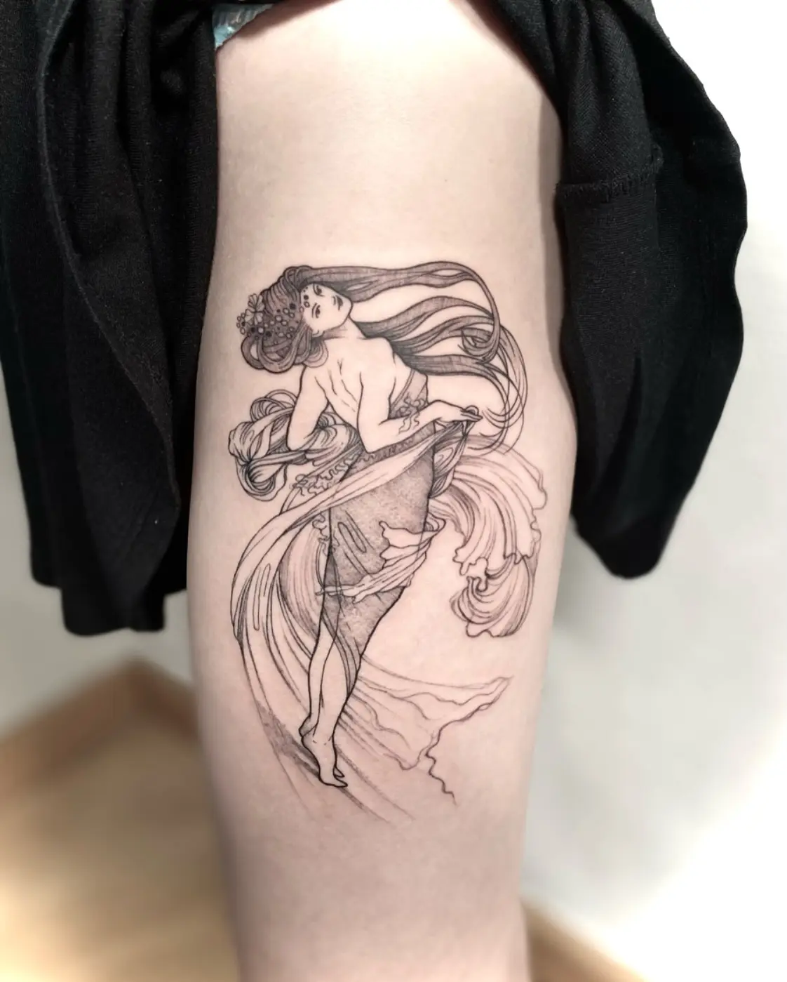 Elegant Art Nouveau female figure tattoo design