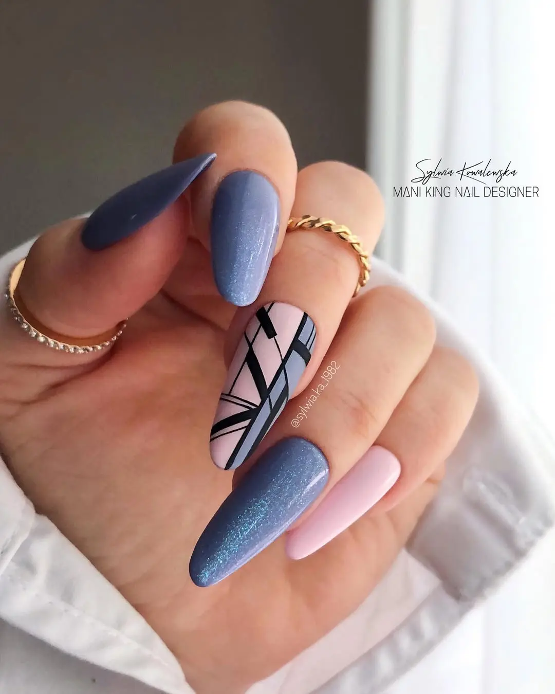 Stylish Aztec-Inspired Nail Art Design