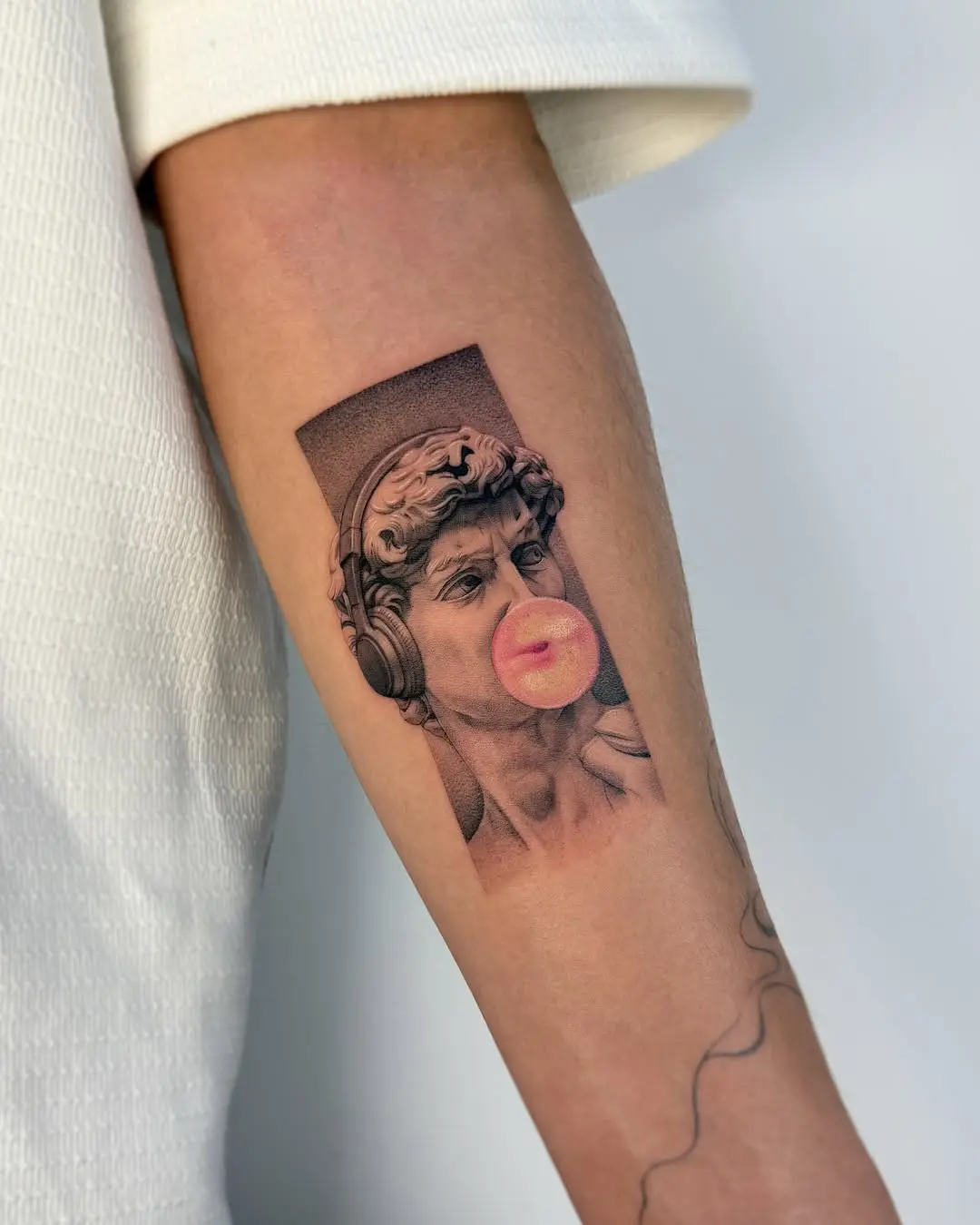 Whimsical take on classic sculpture with bubble gum