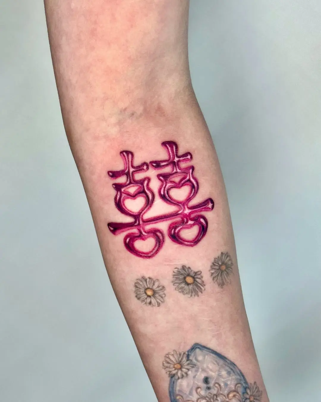 Stylish pink hearts tattoo design for lovers