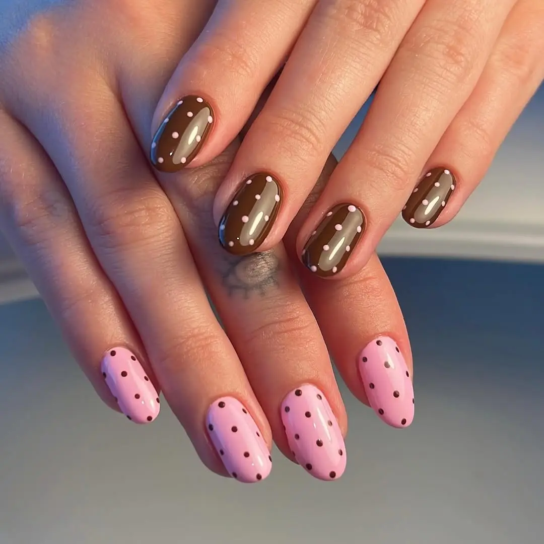 Charming polka dot nails in bold colors