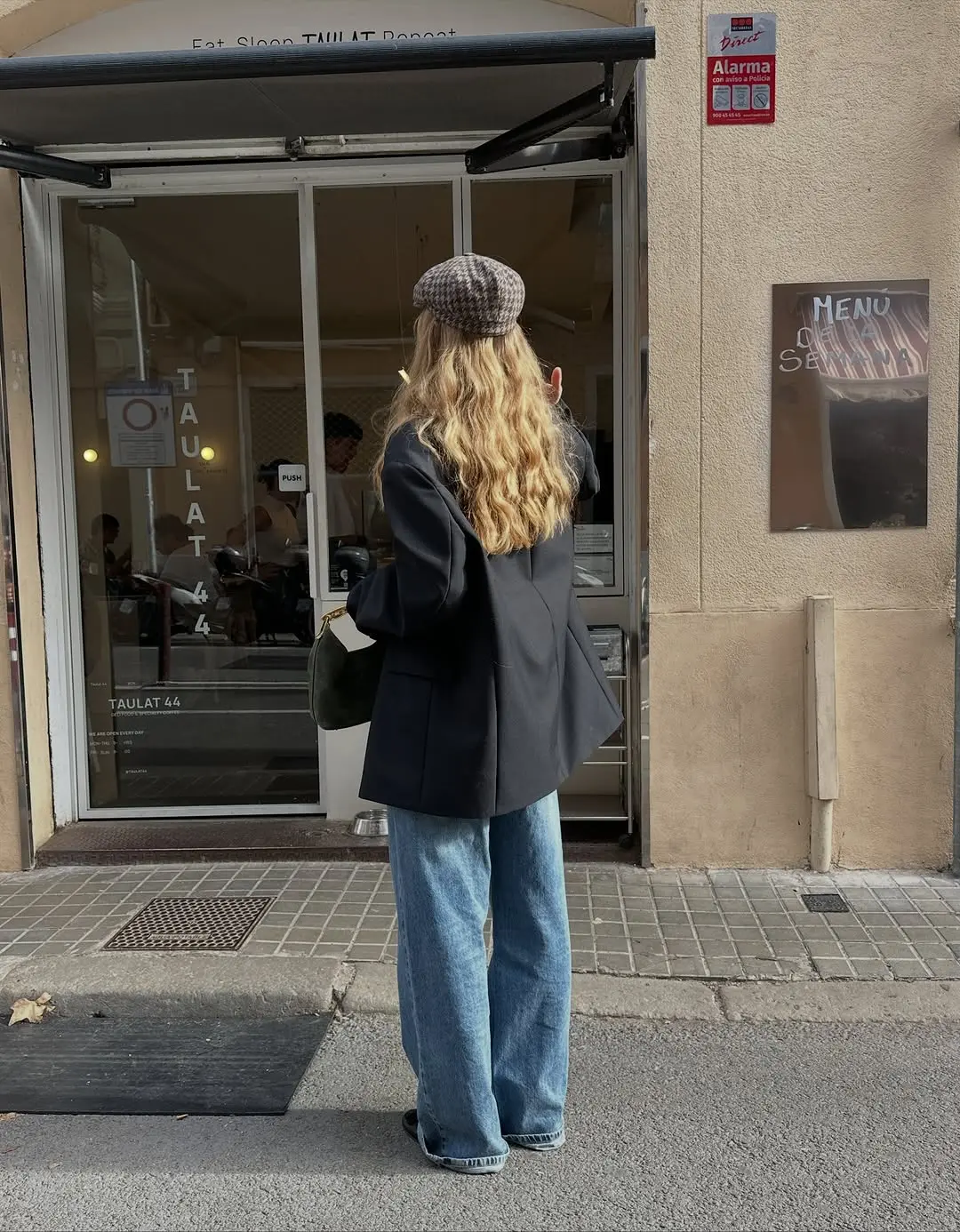 Effortlessly stylish casual street outfit