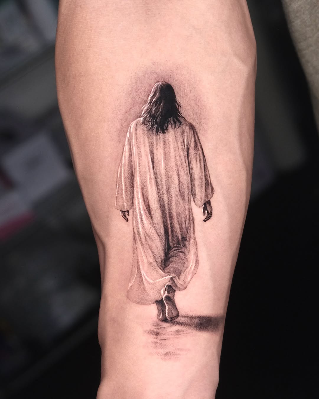 A beautiful depiction of Jesus in motion