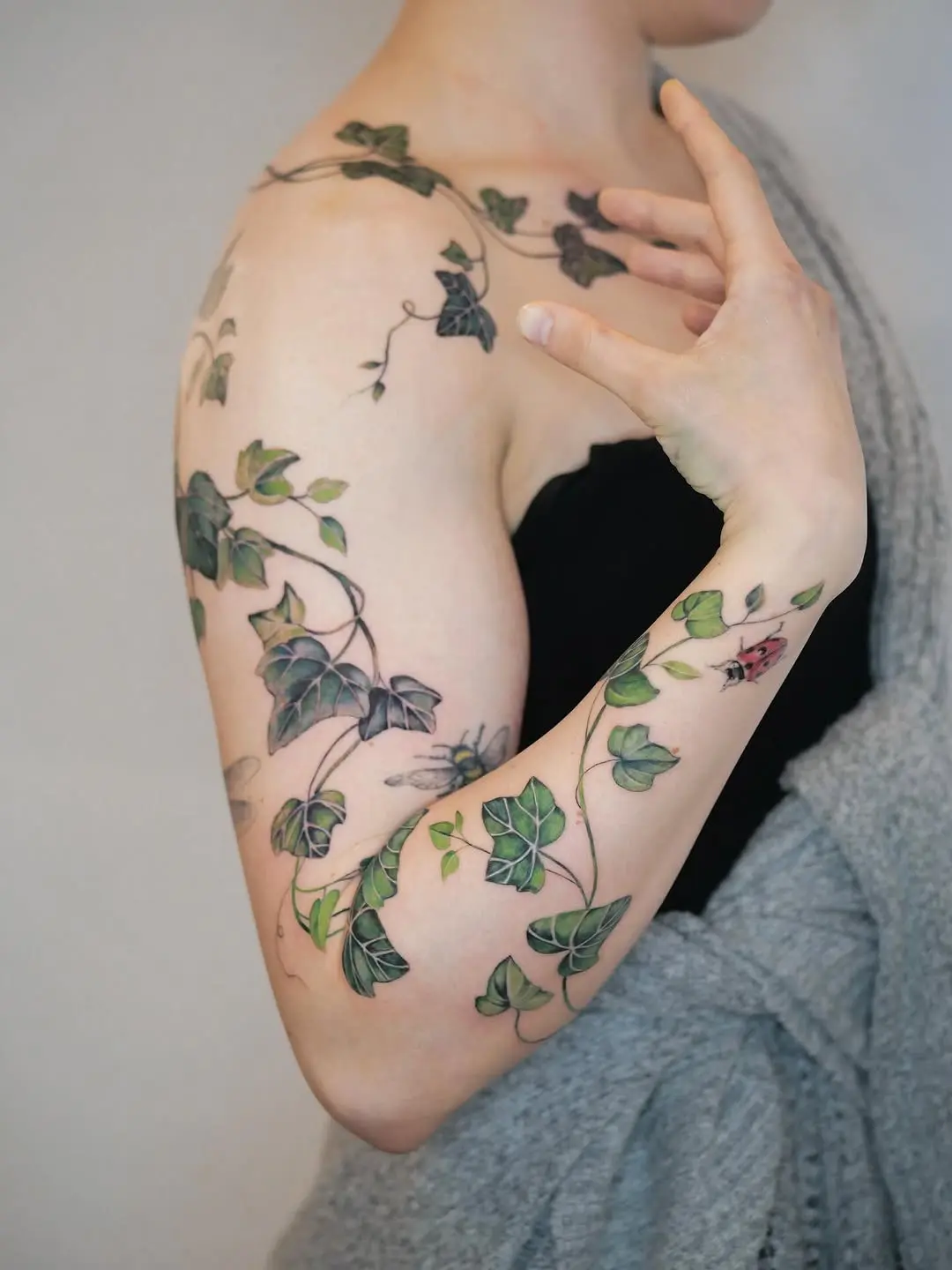 Elegant Ivy Tattoos Embrace Nature's Beauty