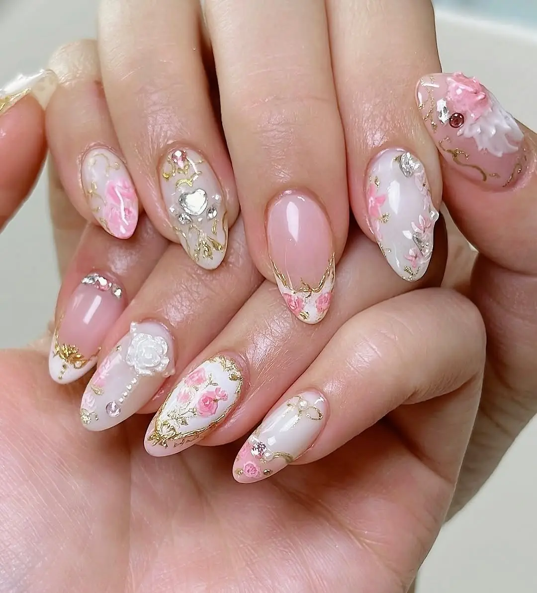 Elegant floral nails for a romantic touch