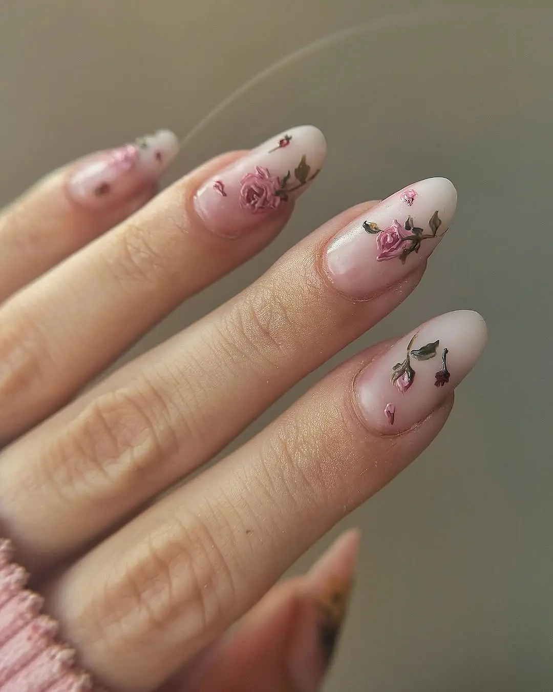 Elegant Floral Design on Romantic Nails