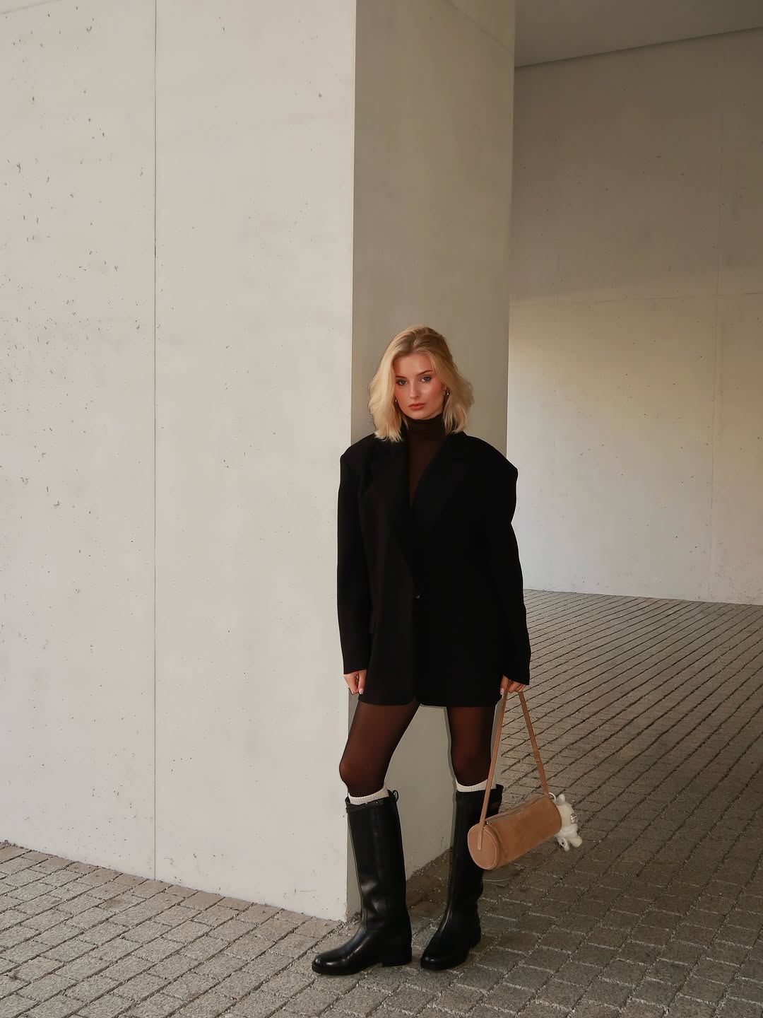 Chic Black Blazer Outfit for Modern Women