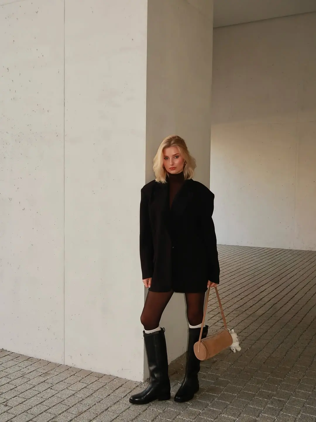 Chic Black Blazer Outfit for Modern Women