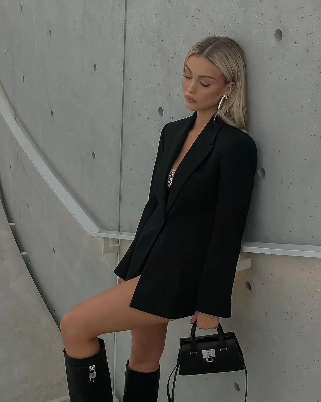 Chic Black Blazer for Urban Style Lovers