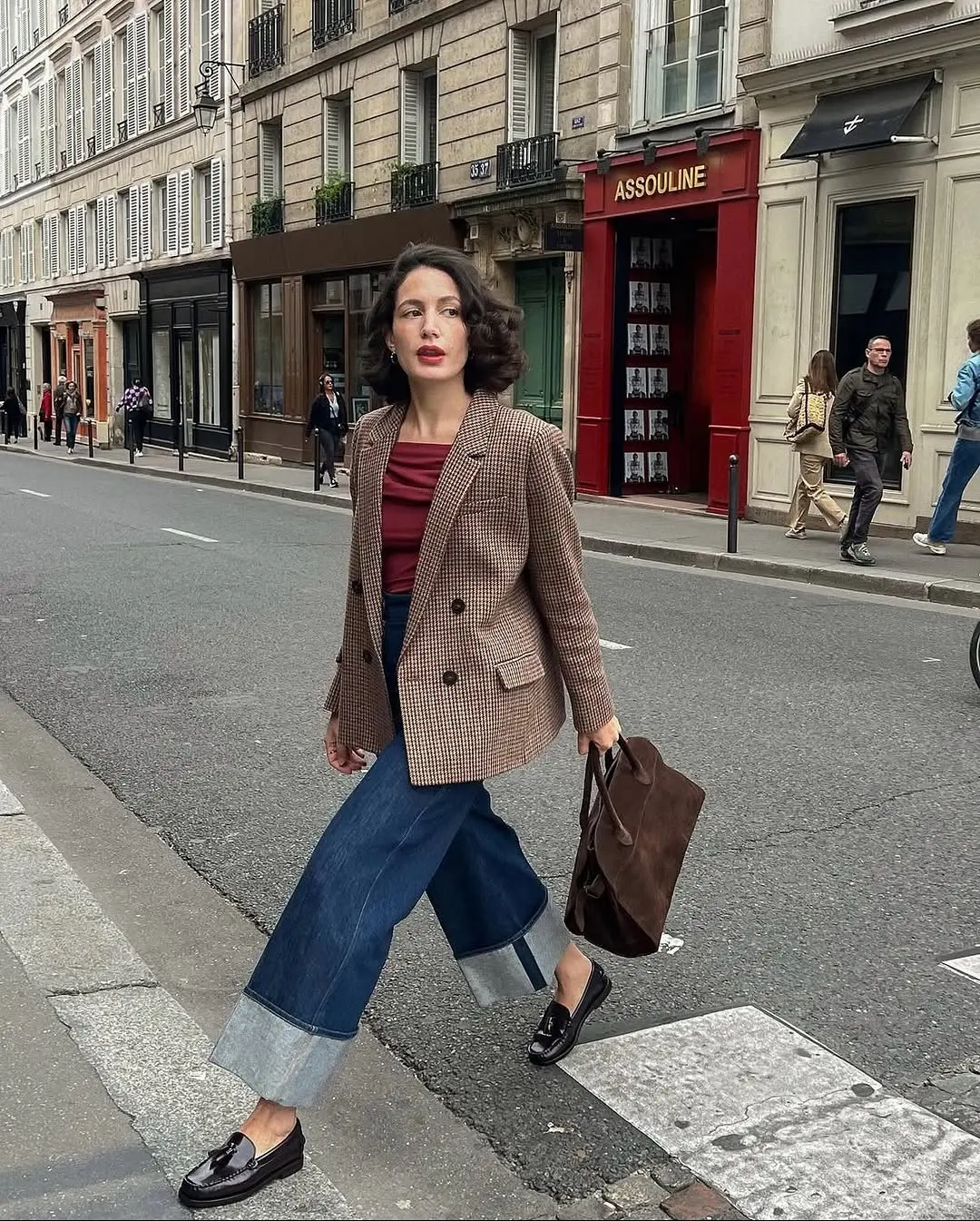 Stylish casual chic outfit for urban outings