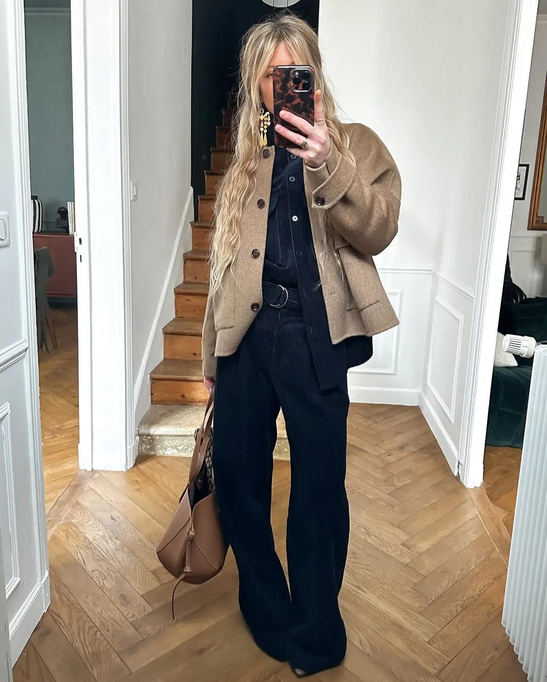 Effortlessly chic layered casual outfit inspiration