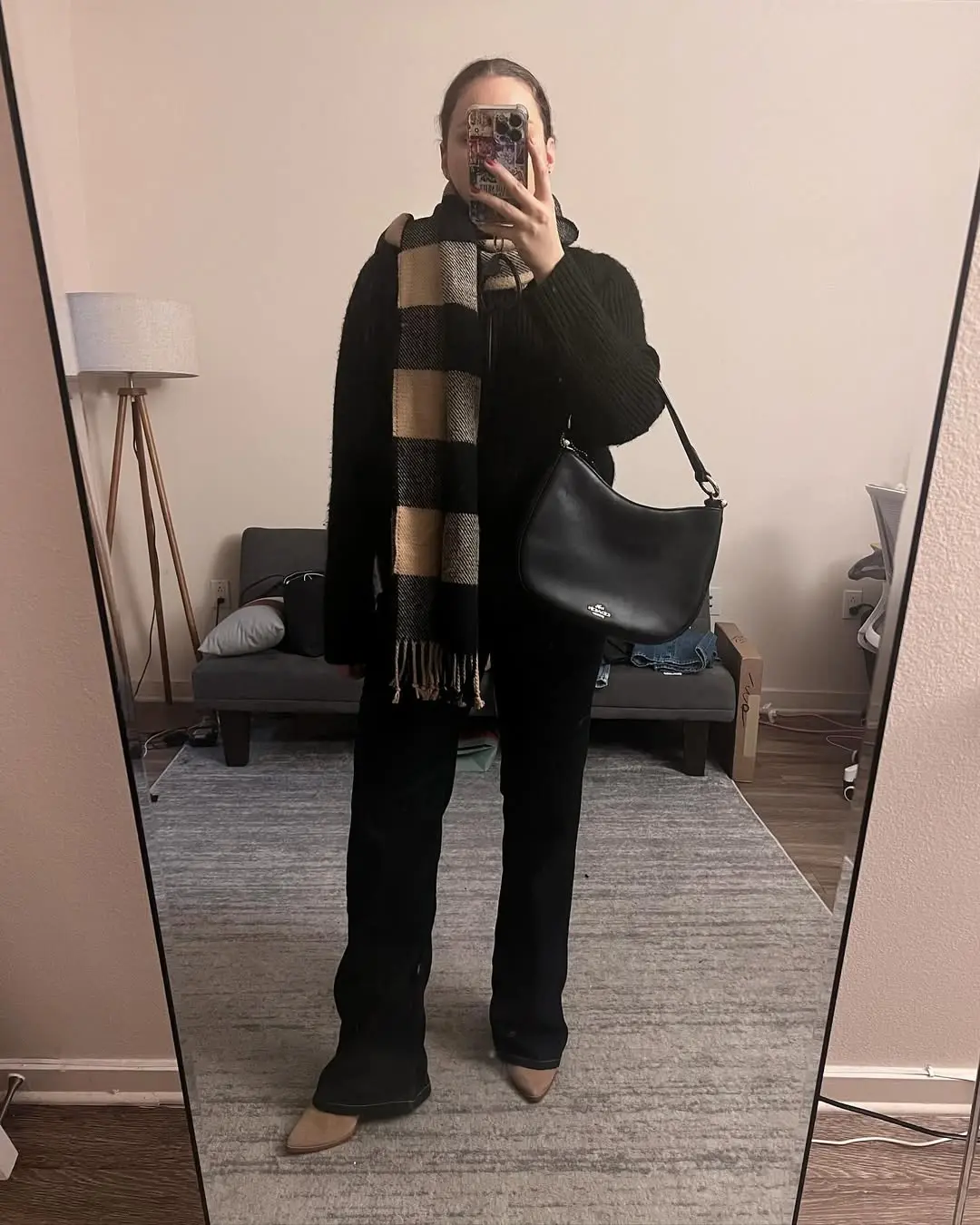 Effortlessly chic winter outfit with a cozy vibe
