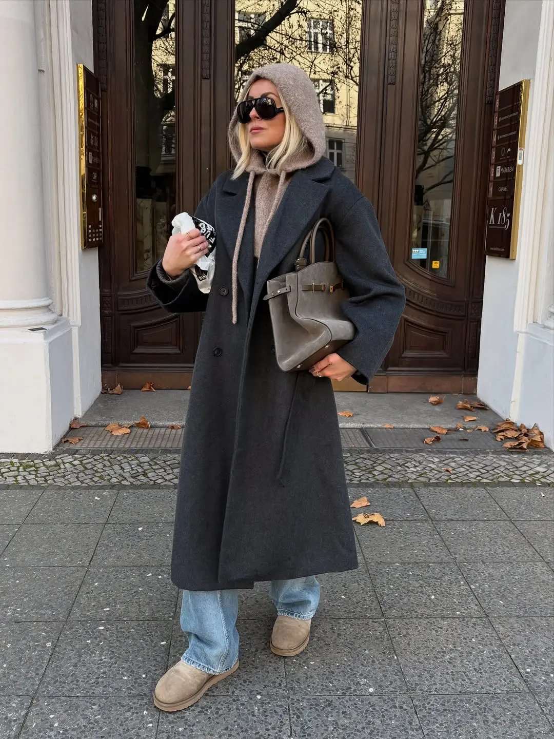 Cozy Chic Winter Outfit for Urban Adventures