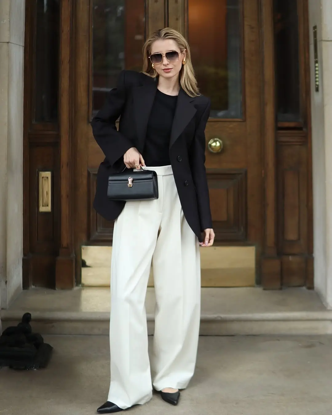 Effortlessly stylish black blazer ensemble