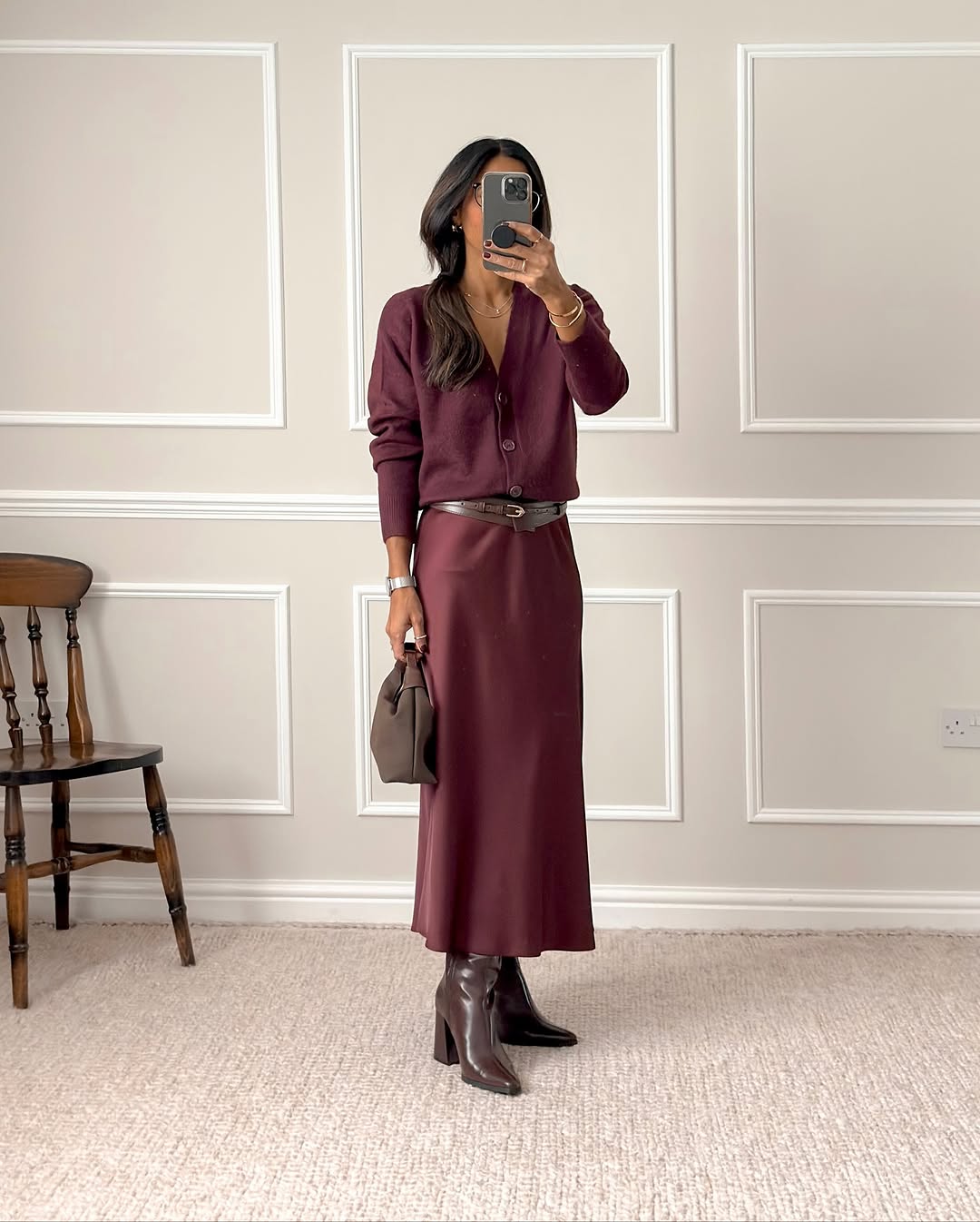 Chic Winter Work Outfit in Burgundy Hues
