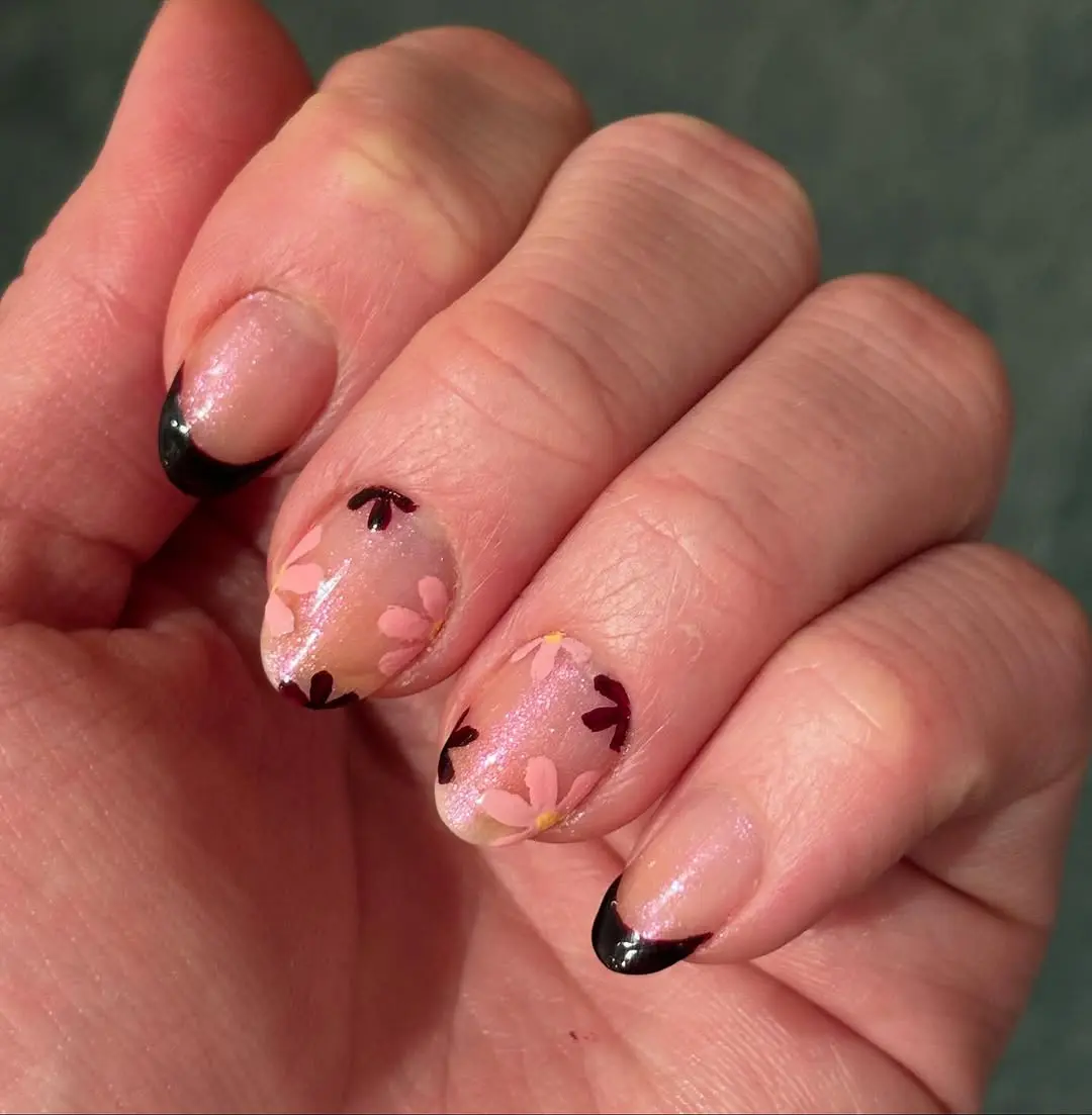Charming Floral Graduation Nail Art Design