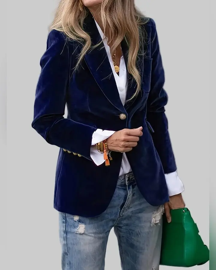 Chic Casual Look with Velvet Blazer