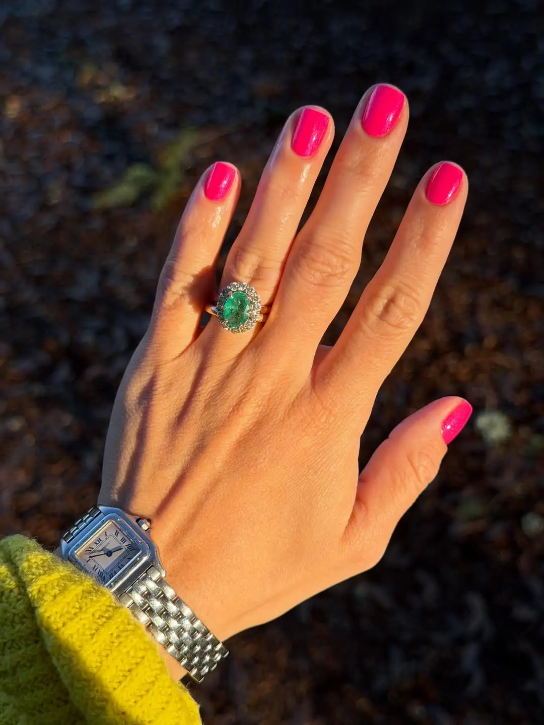 Vibrant neon nails for a chic style