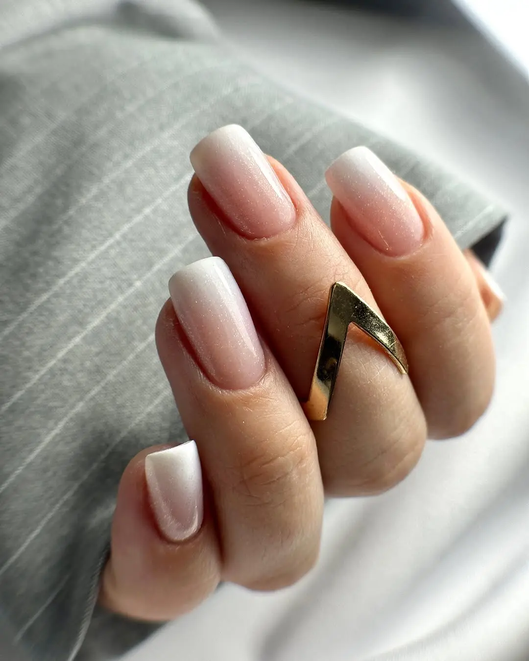 Sophisticated white ombre nails for old money vibes