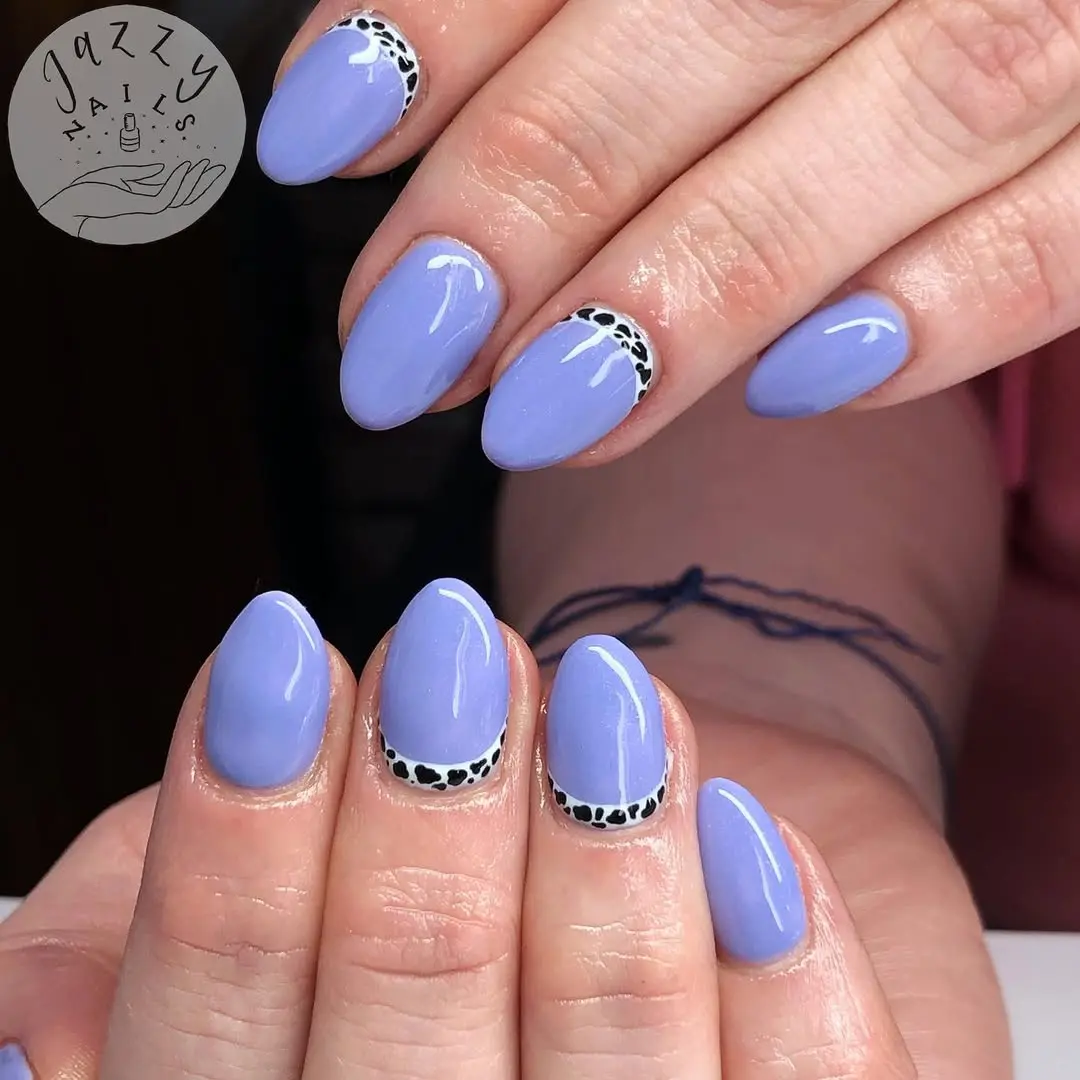Stylish Periwinkle Nails with Elegant Accents
