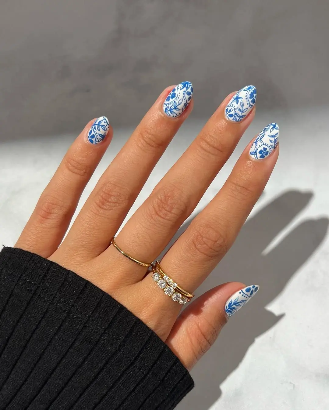 Chic Periwinkle Floral Nail Design