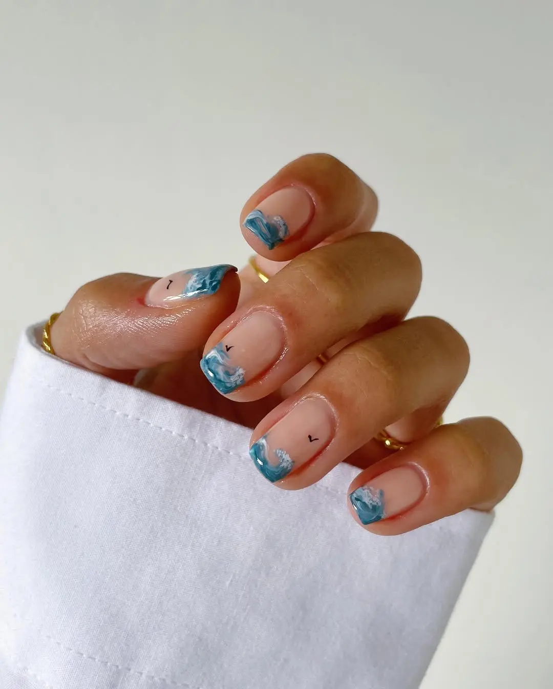 Chic ocean-inspired nails for summer vibes