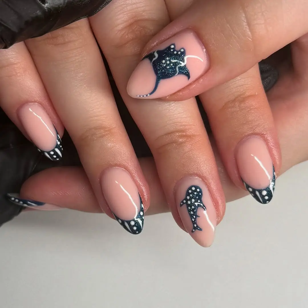 Chic vacation nails with ocean-inspired art