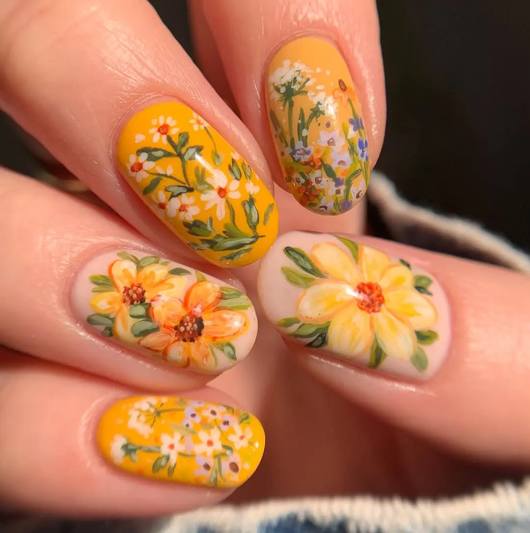 Bright floral nails perfect for summer weddings