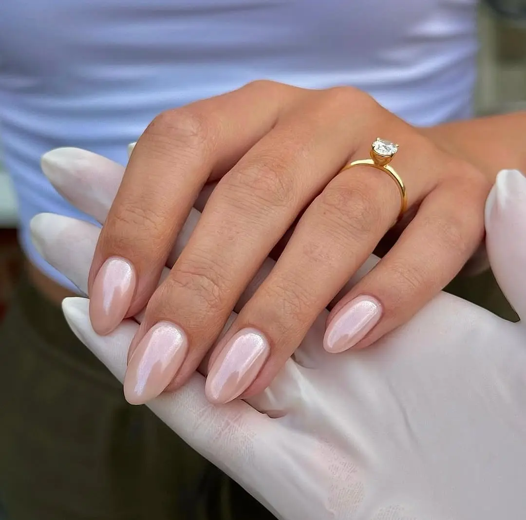 Elegant pink glossy wedding nail design