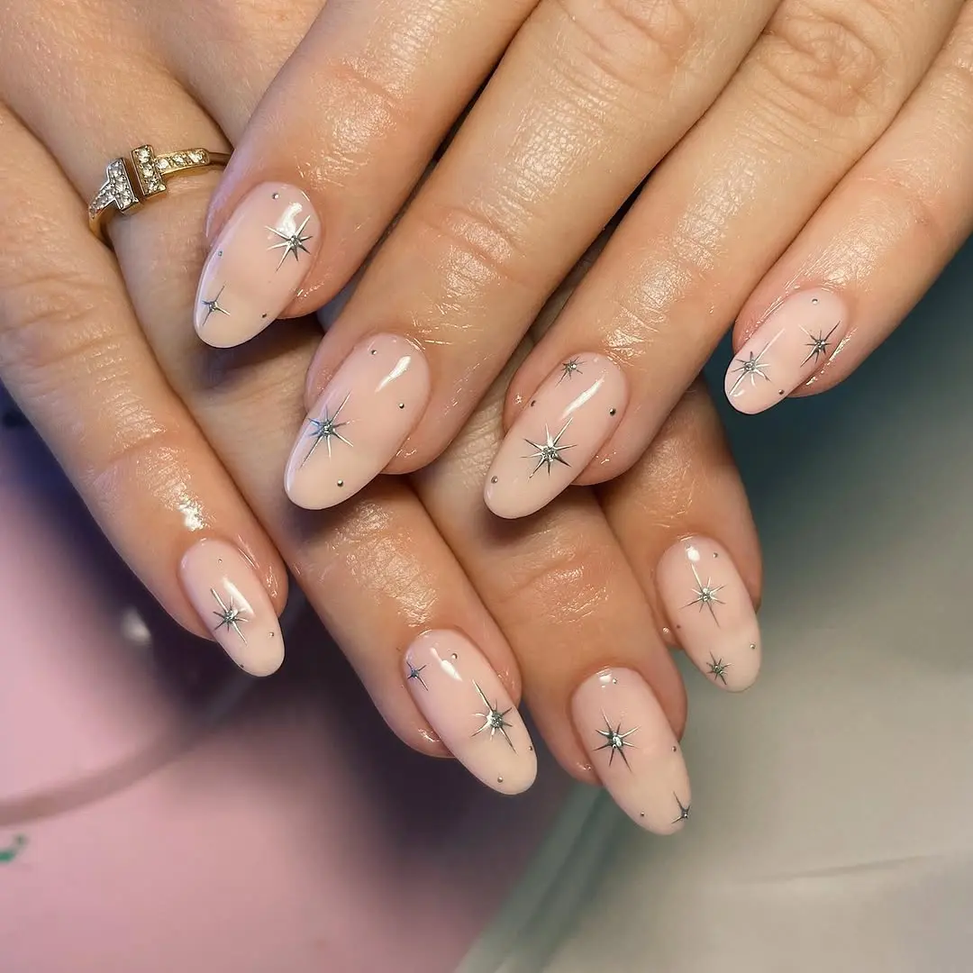 Elegant starry wedding nail design inspiration