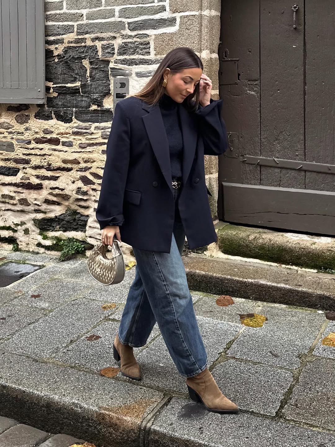 Chic winter date outfit with oversized blazer